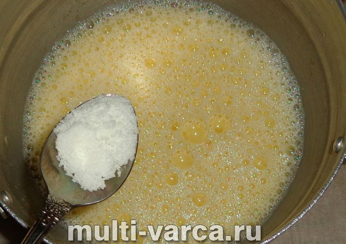 Бісквітний кекс із заварним кремом