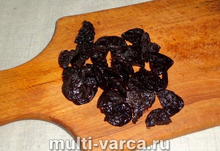 Індичка з чорносливом у мультиварці