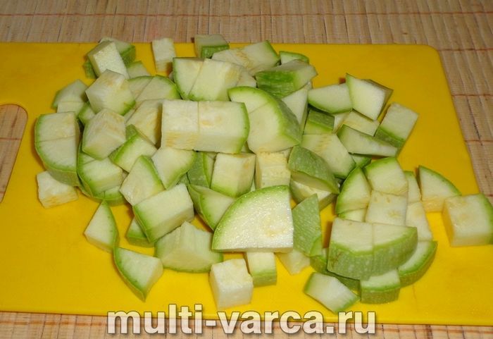 Індичка з кабачками в мультиварці