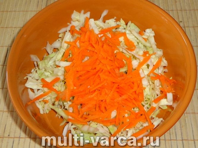 Капуста з тушонкою в мультиварці