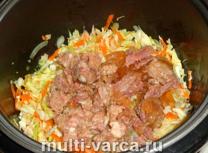 Капуста з тушонкою в мультиварці