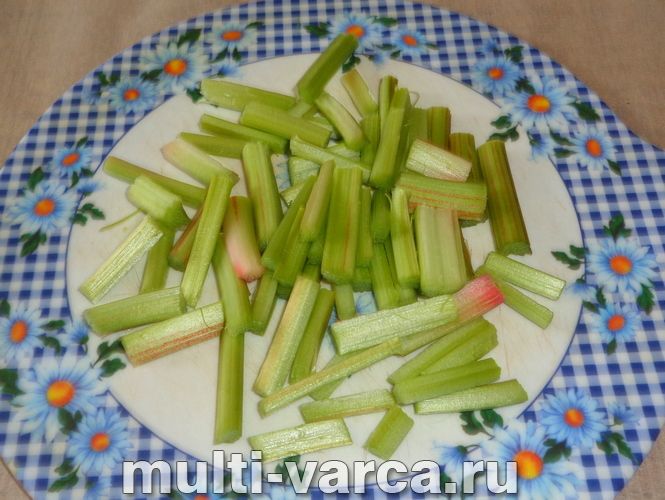 Компот із ревеню в мультиварці