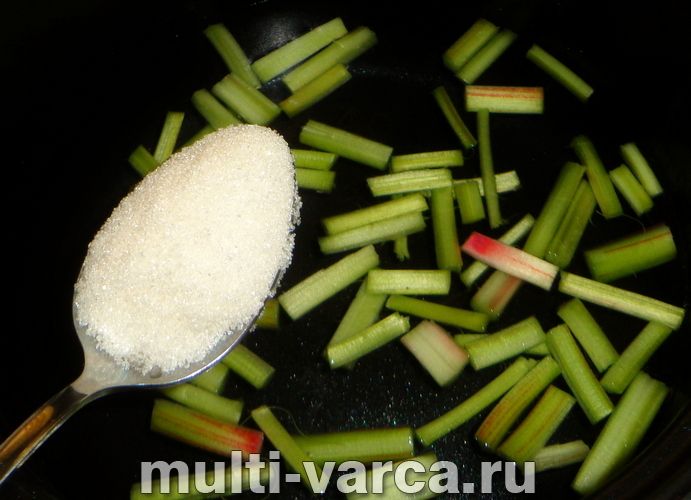 Компот із ревеню в мультиварці