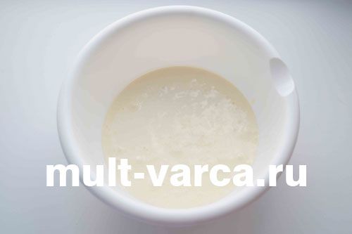Корж на жовтках у мультиварці
