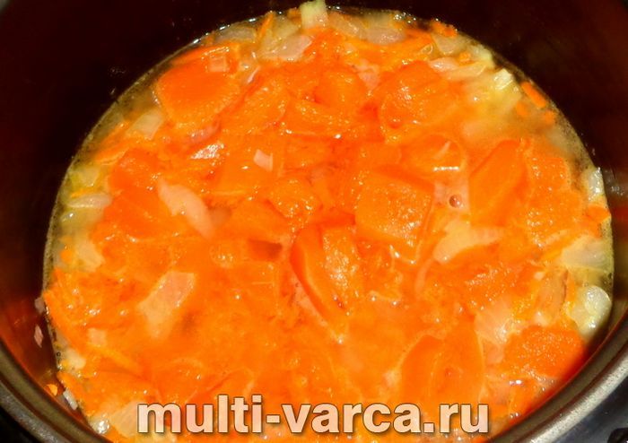 Крем-суп із гарбуза з вершками в мультиварці