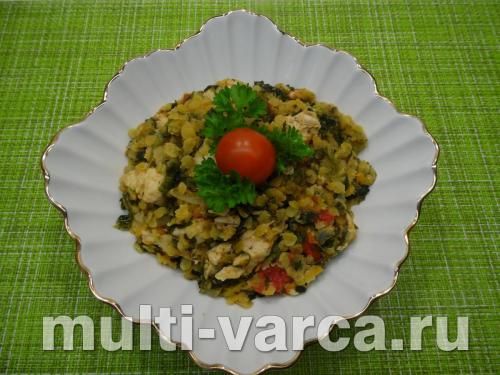 Куряче філе з овочами та сочевицею
