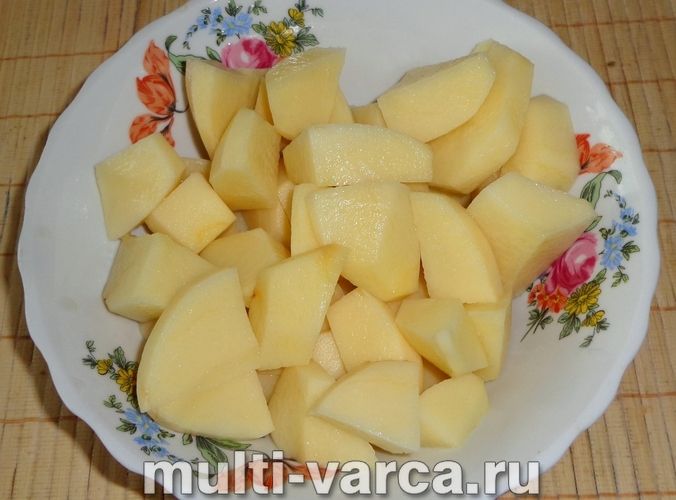 Курка з картоплею в рукаві в мультиварці