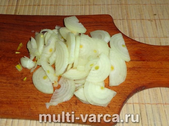 Макарони зі шлунками, тушковані в сметані