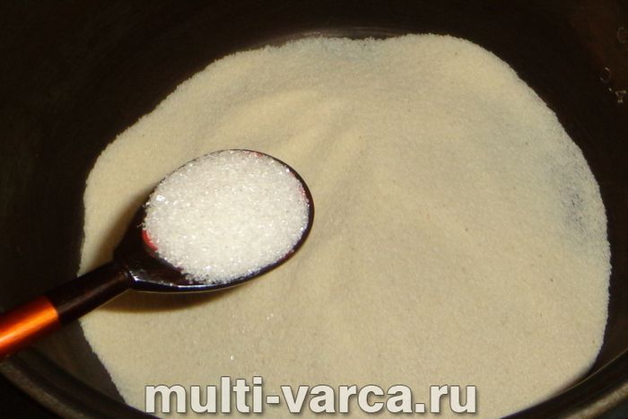 Манна каша на воді в мультиварці