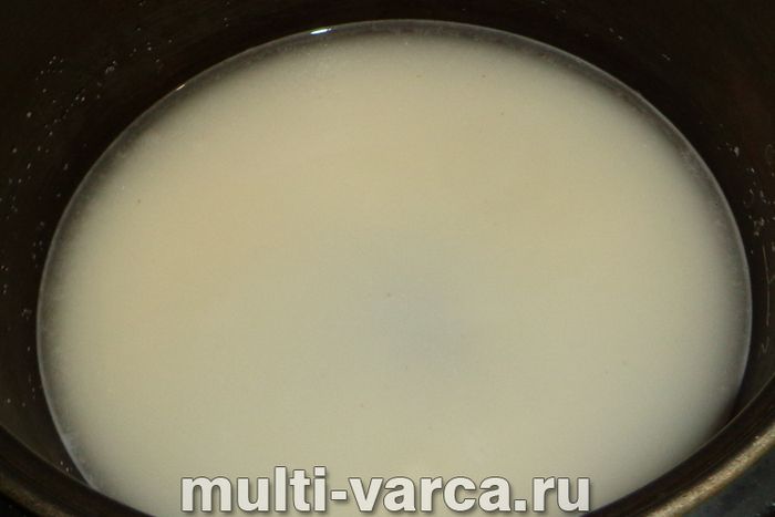Манна каша на воді в мультиварці