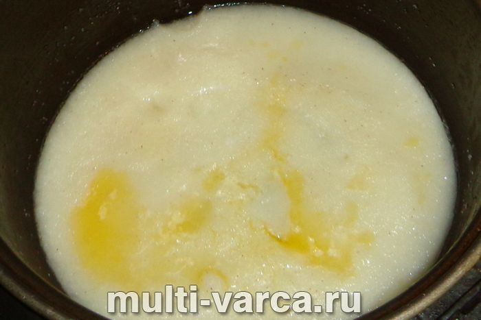 Манна каша на воді в мультиварці