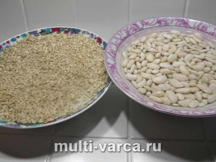 Перловка з квасолею та м'ясом