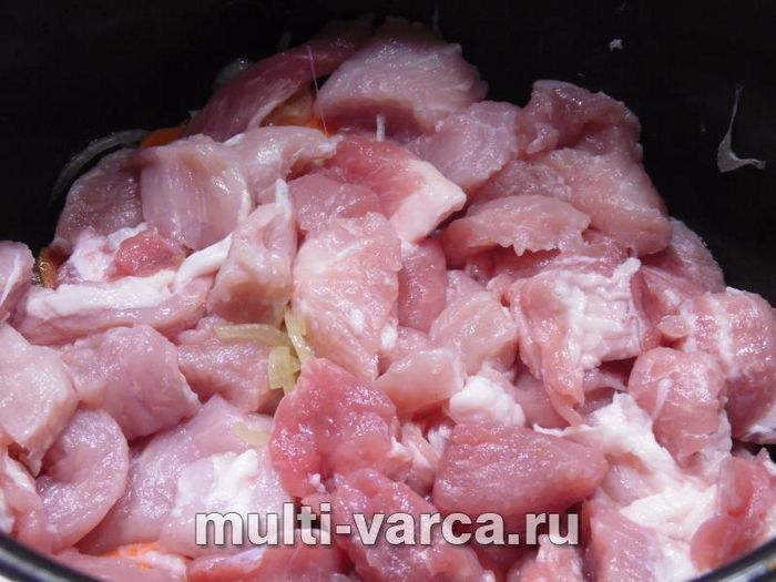 Перловка з квасолею та м'ясом