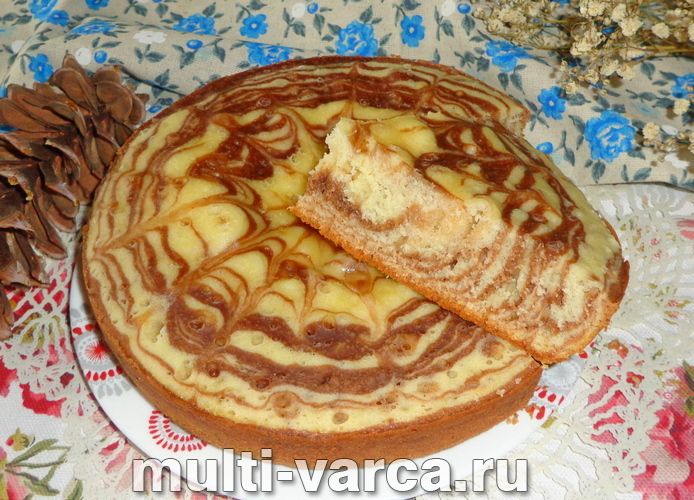 Пиріг «Зебра» на кефірі в мультиварці