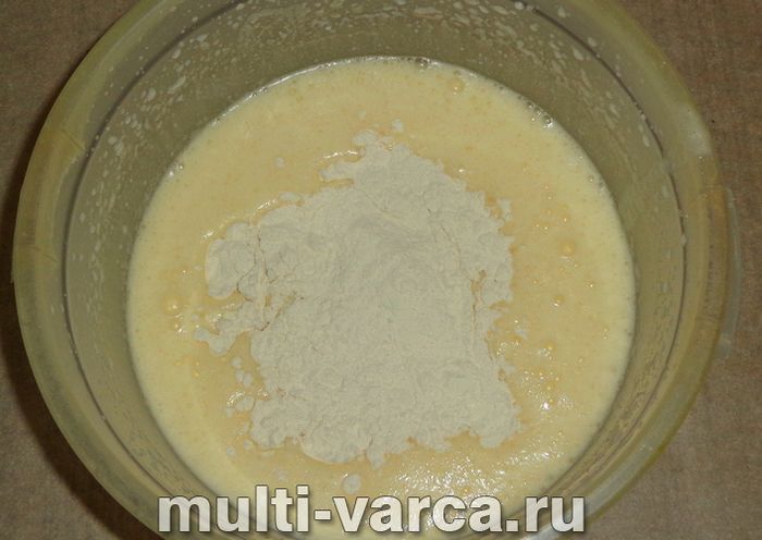 Пиріг «Зебра» на кефірі в мультиварці