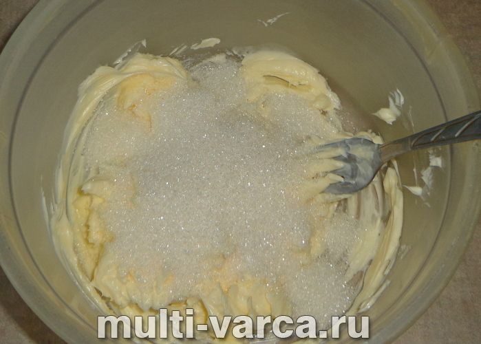 Пісочний пиріг із ягодами в мультиварці