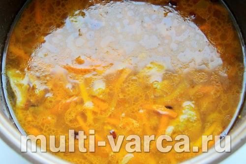 Плов зі свинини в мультиварці