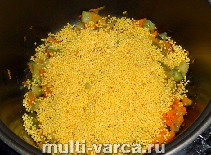 Пшоняна каша з кабачками в мультиварці
