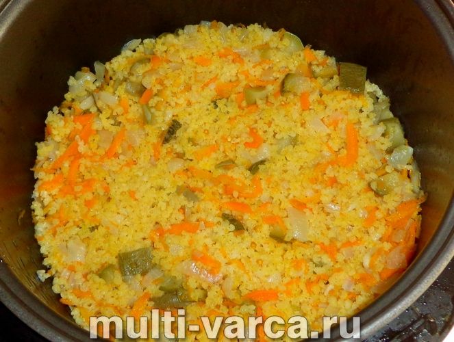 Пшоняна каша з кабачками в мультиварці
