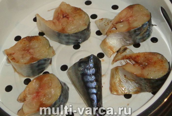 Скумбрія на пару