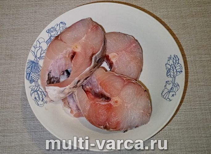 Стейки білого амура в духовці