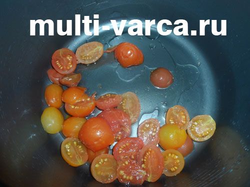 Суп-пюре із запечених помідорів, цвітної капусти, часнику та базиліку в мультиварці