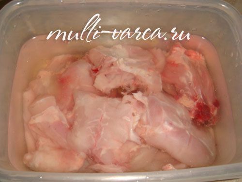 Тушкований кролик у вершках з овочами