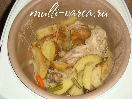 Тушкований кролик у вершках з овочами