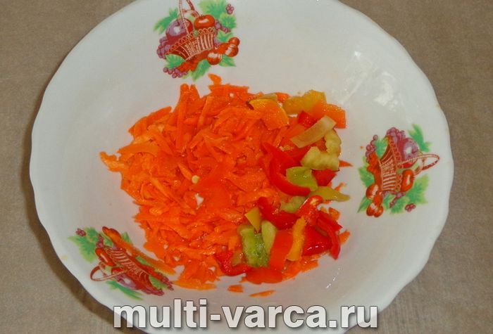 Булгур з овочами та куркою в мультиварці