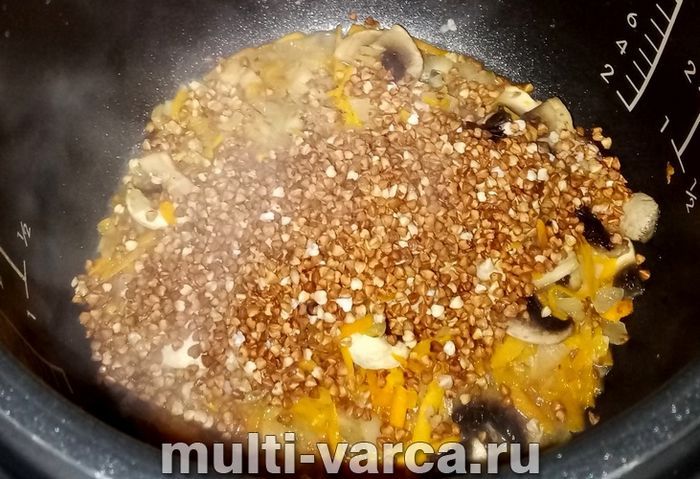 Гречка по-купецькому з грибами