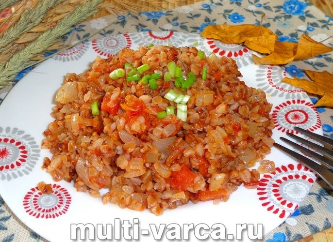 Гречка з помідорами та цибулею в мультиварці