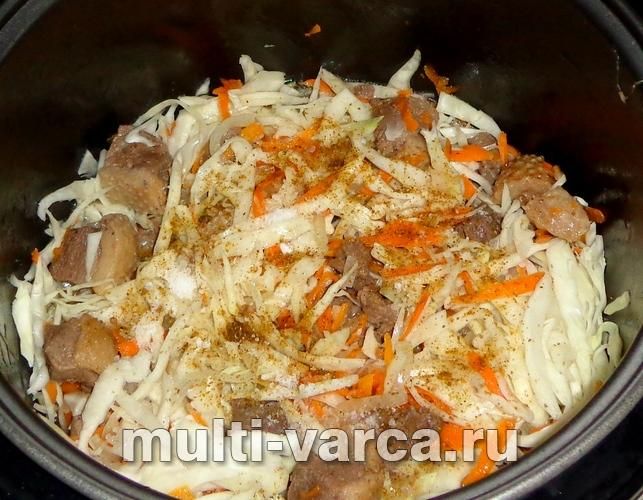 Гуска з капустою в мультиварці
