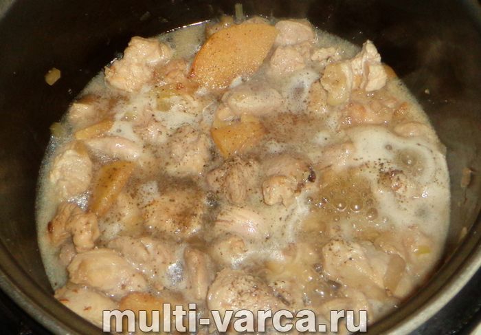 Індичка з айвою в мультиварці