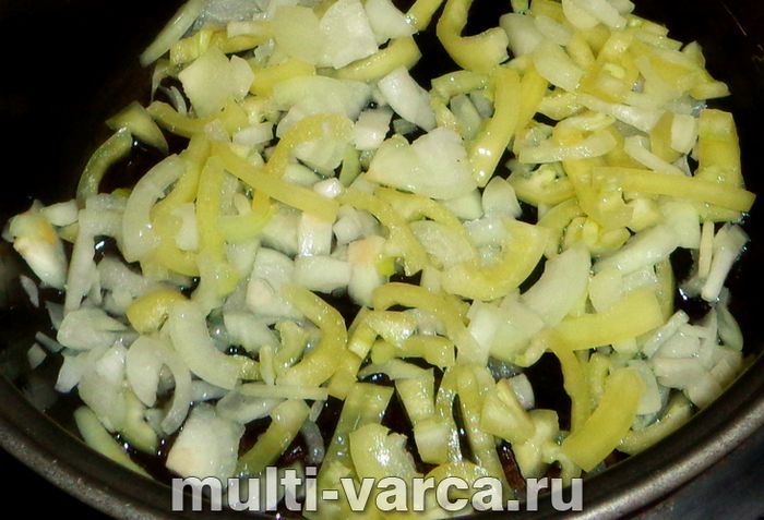 Картопля з перцем у мультиварці