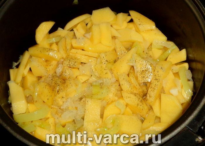 Картопля з перцем у мультиварці