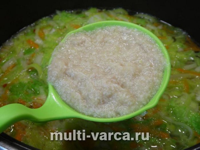 Картопляний суп із китайською капустою