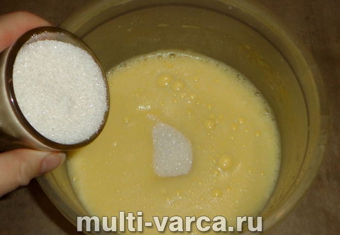 Кекс зі згущеним молоком у мультиварці