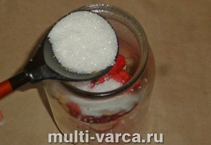 Компот із полуниці та банана