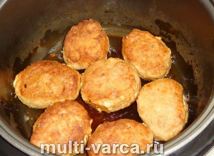 Котлети з горбуші в мультиварці