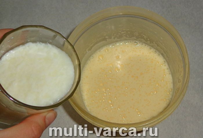 Коврижка на кефірі в мультиварці