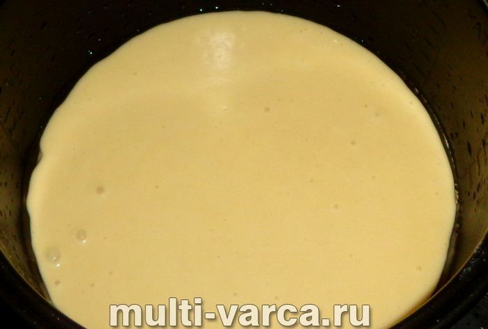 Коврижка на кефірі в мультиварці