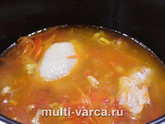 Курячий суп з овочами та квасолею