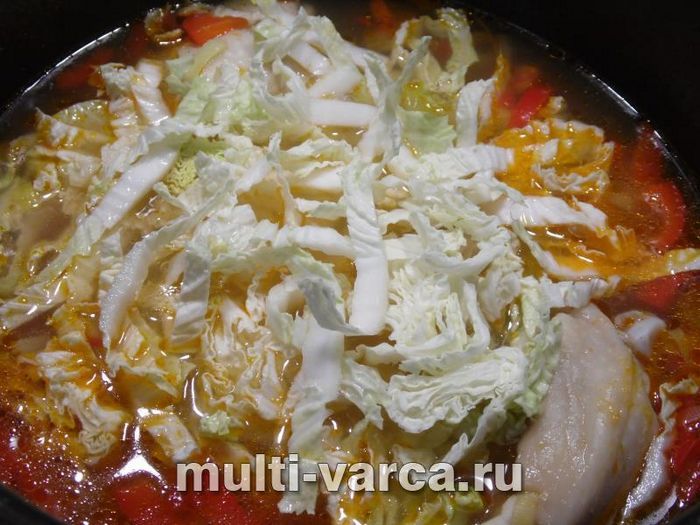 Курячий суп з овочами та квасолею