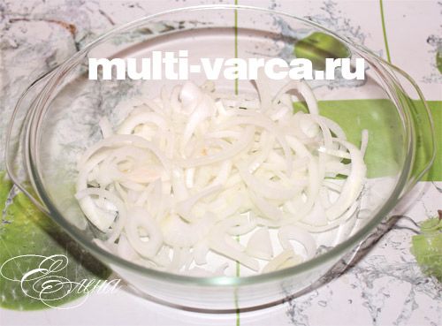 Тушкована свинина з кабачками та овочами