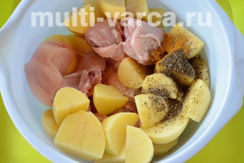 Курка з картоплею в рукаві