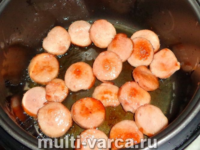 Квасолевий суп із сосисками в мультиварці