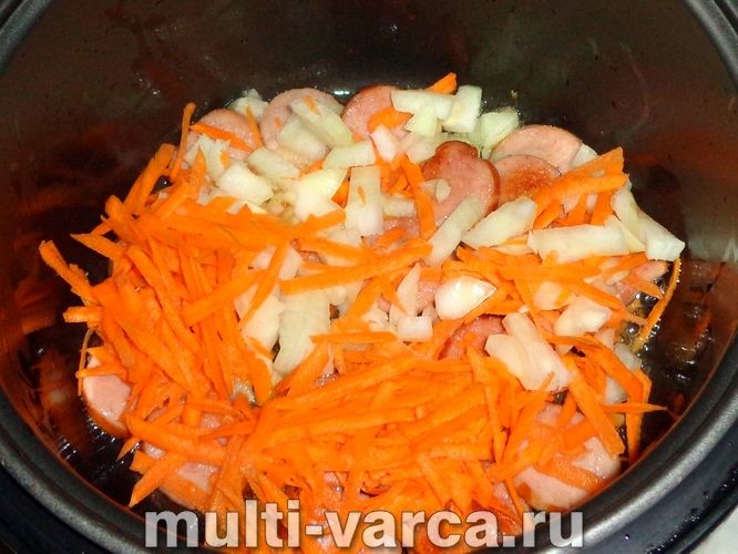 Квасолевий суп із сосисками в мультиварці