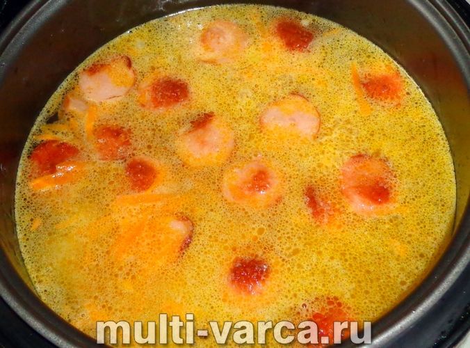 Квасолевий суп із сосисками в мультиварці
