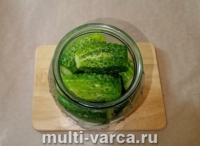 Огірки з базиліком на зиму