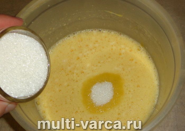 Пиріг із яблучним варенням